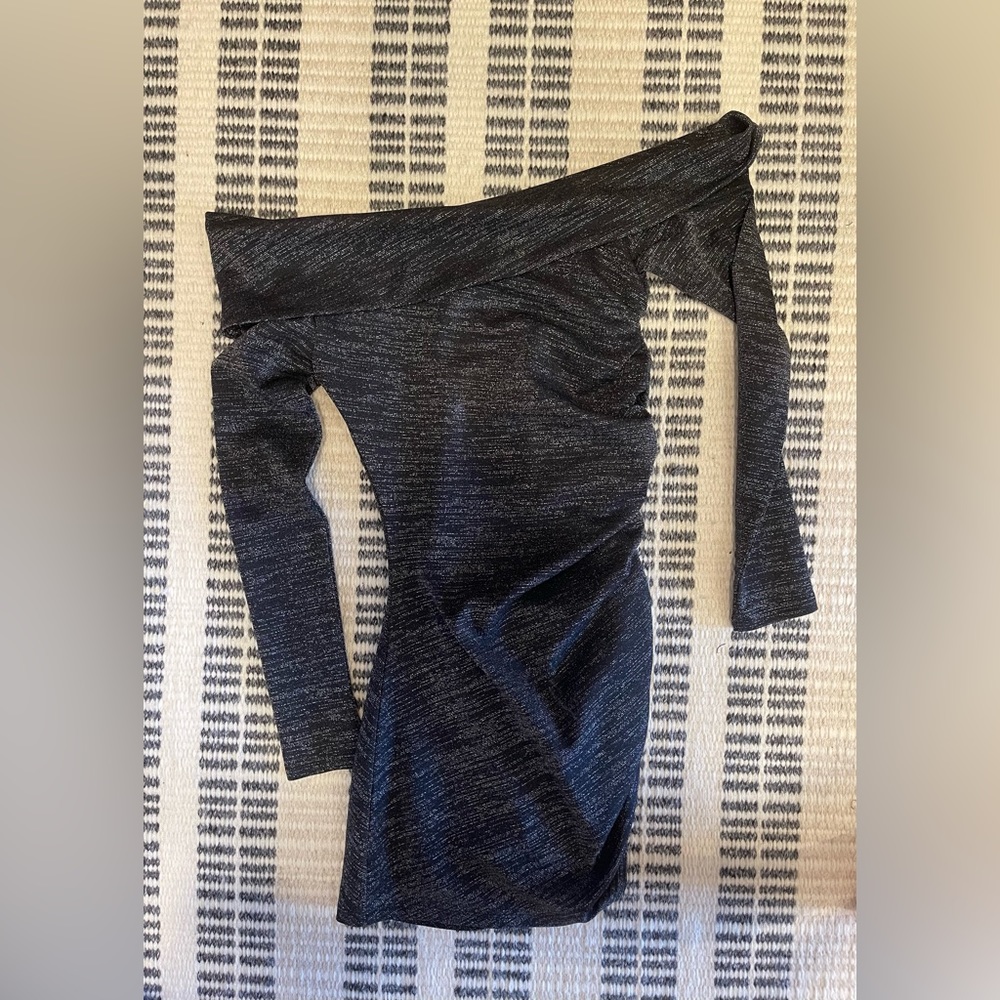 Lovers + Friends short mini dress off the shoulder size XS